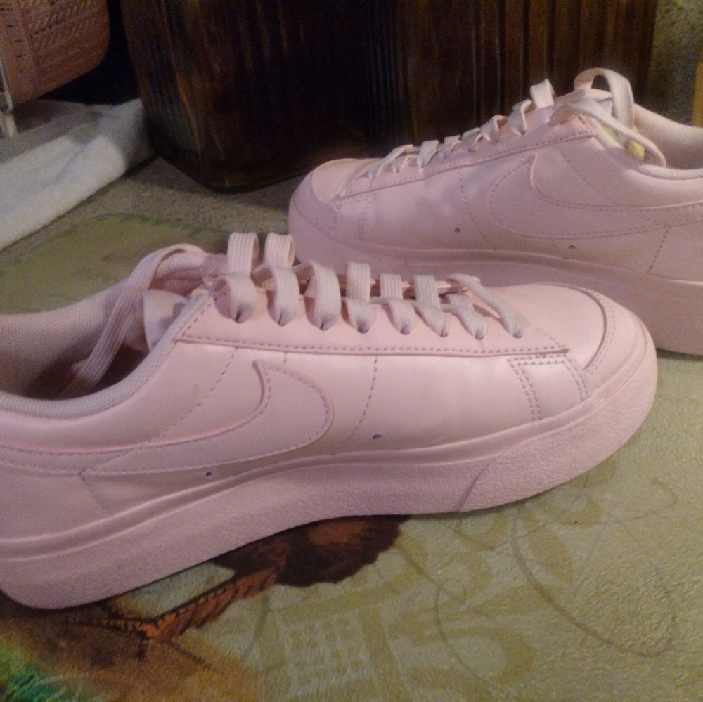 Nike blazer low platforms size 6 1/2